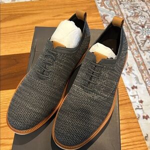 Elegant Charcoal Knit Men's Oxfords with Tan Accents